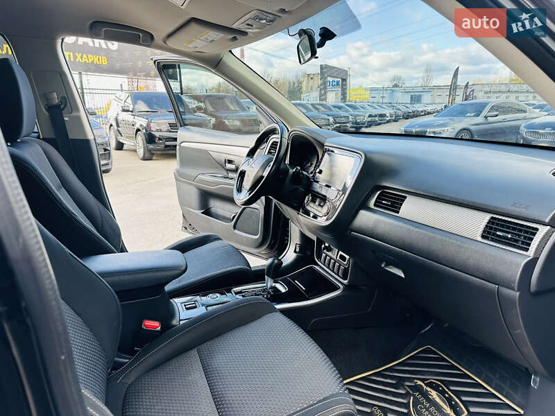 Внедорожник / Кроссовер Mitsubishi Outlander 2018 в Харькове