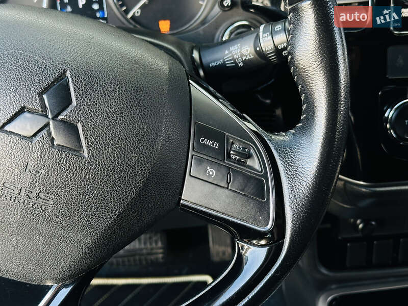 Внедорожник / Кроссовер Mitsubishi Outlander 2018 в Харькове