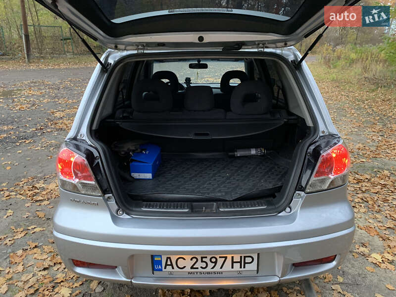 Позашляховик / Кросовер Mitsubishi Outlander 2004 в Ківерцях