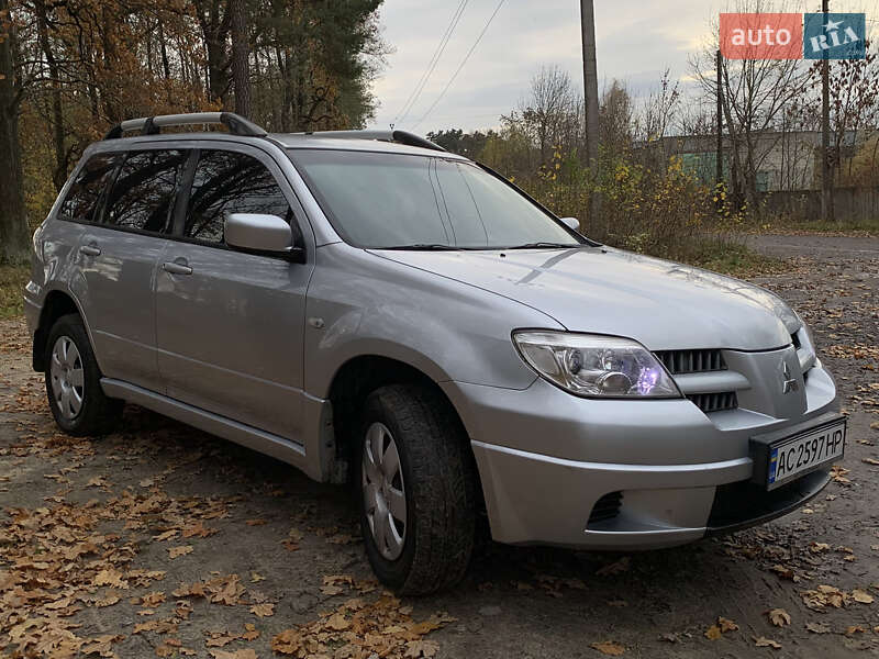 Позашляховик / Кросовер Mitsubishi Outlander 2004 в Ківерцях