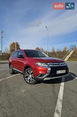 Позашляховик / Кросовер Mitsubishi Outlander 2017 в Полтаві