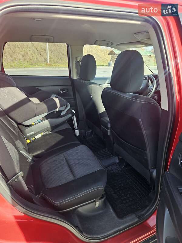 Позашляховик / Кросовер Mitsubishi Outlander 2017 в Полтаві