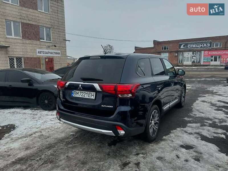 Внедорожник / Кроссовер Mitsubishi Outlander 2016 в Черкассах