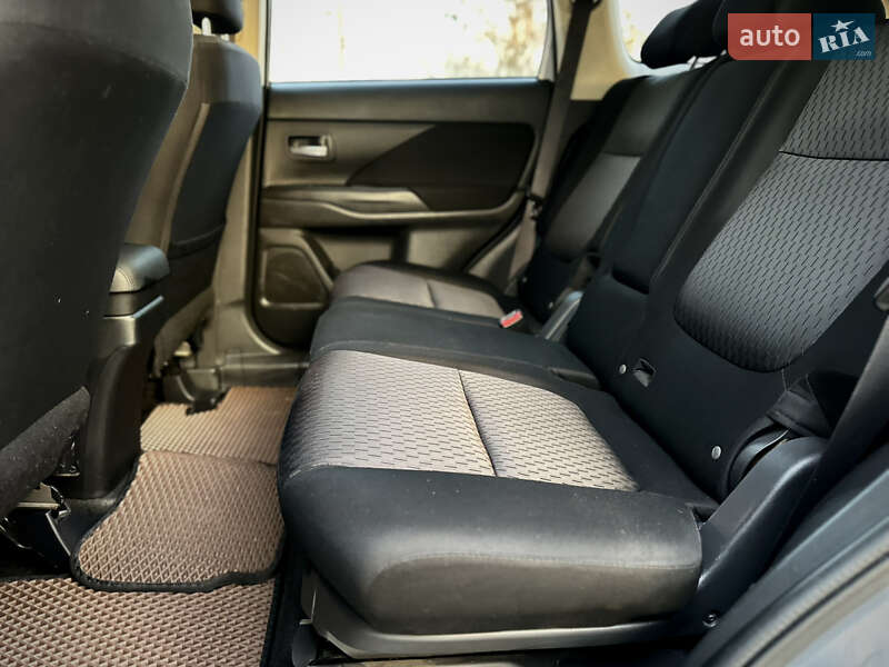 Внедорожник / Кроссовер Mitsubishi Outlander 2012 в Боярке фото 15 Внедорожник / Кроссовер Mitsubishi Outlander 2012 в Боярке