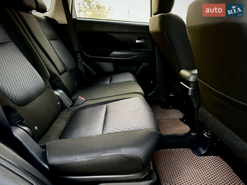 Внедорожник / Кроссовер Mitsubishi Outlander 2012 в Боярке фото 17 Внедорожник / Кроссовер Mitsubishi Outlander 2012 в Боярке