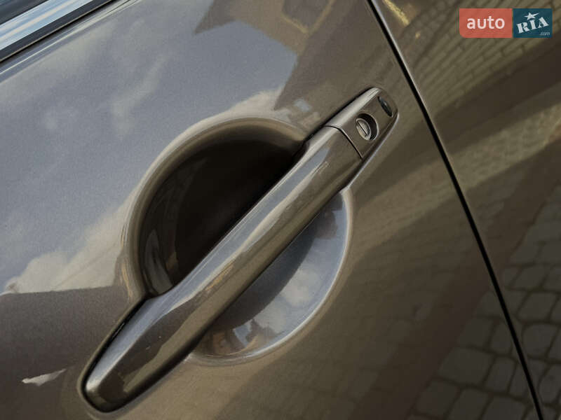 Внедорожник / Кроссовер Mitsubishi Outlander 2012 в Дрогобыче