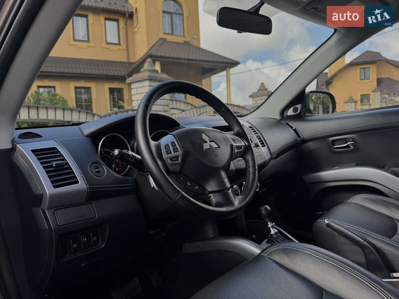 Внедорожник / Кроссовер Mitsubishi Outlander 2012 в Дрогобыче