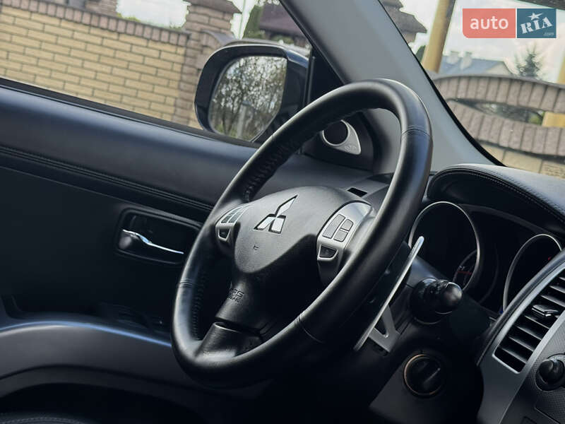 Внедорожник / Кроссовер Mitsubishi Outlander 2012 в Дрогобыче