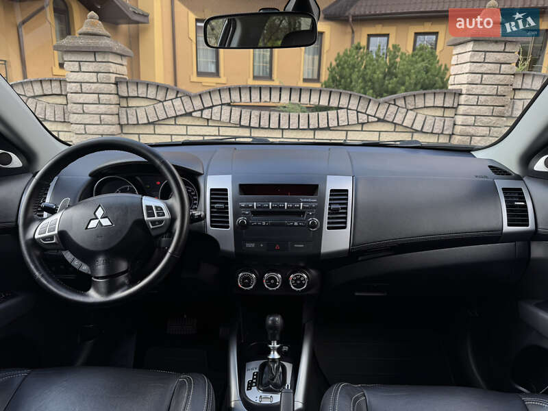 Внедорожник / Кроссовер Mitsubishi Outlander 2012 в Дрогобыче