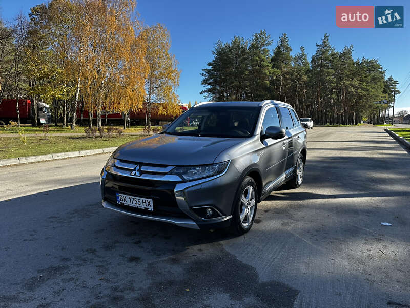 Внедорожник / Кроссовер Mitsubishi Outlander 2017 в Кропивницком фото Внедорожник / Кроссовер Mitsubishi Outlander 2017 в Кропивницком