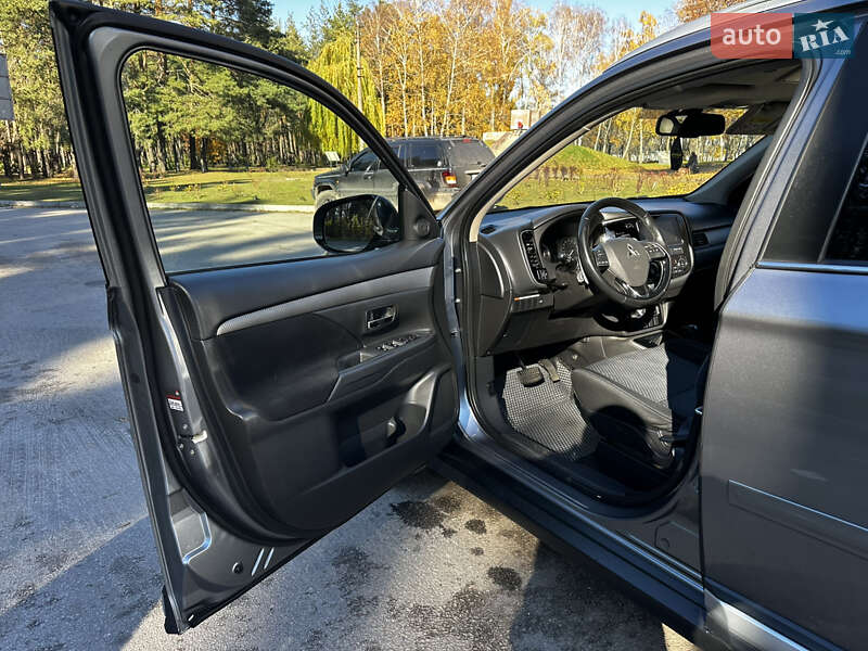 Внедорожник / Кроссовер Mitsubishi Outlander 2017 в Кропивницком фото 9 Внедорожник / Кроссовер Mitsubishi Outlander 2017 в Кропивницком