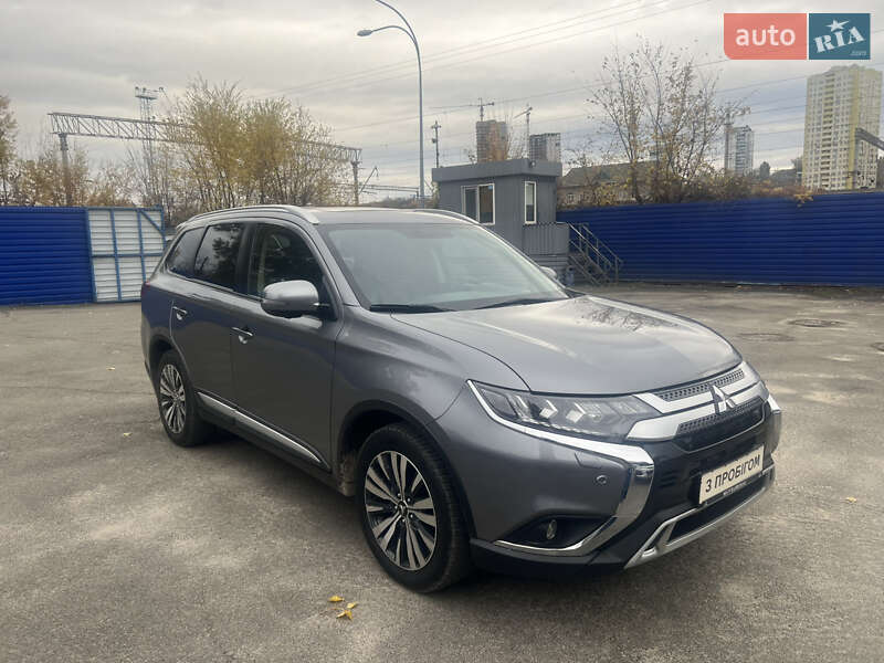 Позашляховик / Кросовер Mitsubishi Outlander 2021 в Києві фото 3 Позашляховик / Кросовер Mitsubishi Outlander 2021 в Києві