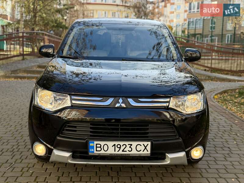 Внедорожник / Кроссовер Mitsubishi Outlander 2014 в Ивано-Франковске
