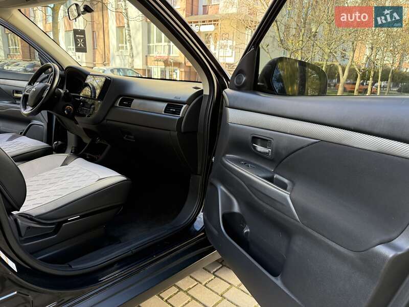 Внедорожник / Кроссовер Mitsubishi Outlander 2014 в Ивано-Франковске