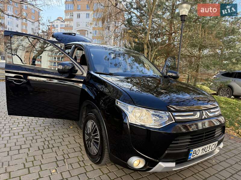 Внедорожник / Кроссовер Mitsubishi Outlander 2014 в Ивано-Франковске
