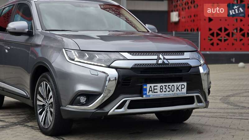 Позашляховик / Кросовер Mitsubishi Outlander 2019 в Києві фото 3 Позашляховик / Кросовер Mitsubishi Outlander 2019 в Києві