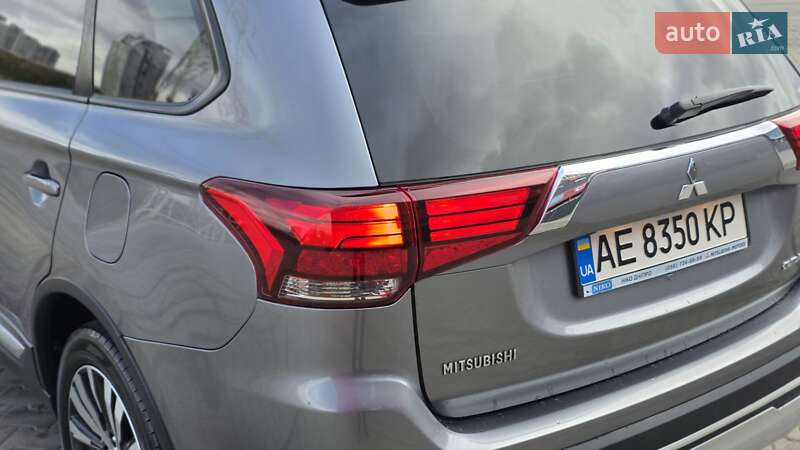 Позашляховик / Кросовер Mitsubishi Outlander 2019 в Києві фото 12 Позашляховик / Кросовер Mitsubishi Outlander 2019 в Києві