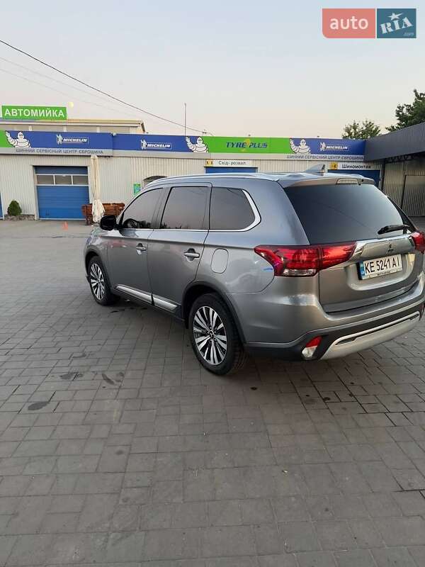 Позашляховик / Кросовер Mitsubishi Outlander 2019 в Кривому Розі фото 3 Позашляховик / Кросовер Mitsubishi Outlander 2019 в Кривому Розі