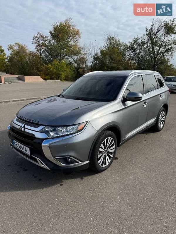 Позашляховик / Кросовер Mitsubishi Outlander 2019 в Кривому Розі фото 14 Позашляховик / Кросовер Mitsubishi Outlander 2019 в Кривому Розі