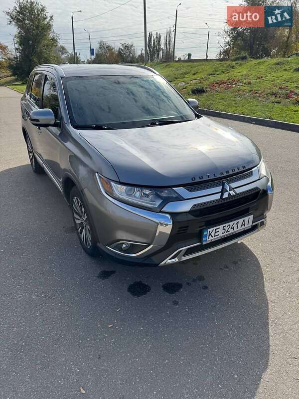 Позашляховик / Кросовер Mitsubishi Outlander 2019 в Кривому Розі фото 19 Позашляховик / Кросовер Mitsubishi Outlander 2019 в Кривому Розі