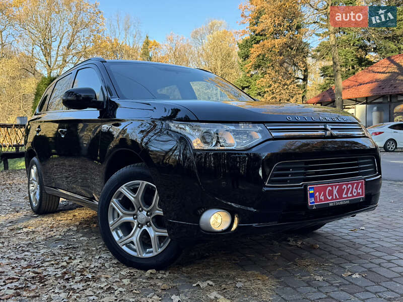 Внедорожник / Кроссовер Mitsubishi Outlander 2014 в Дрогобыче