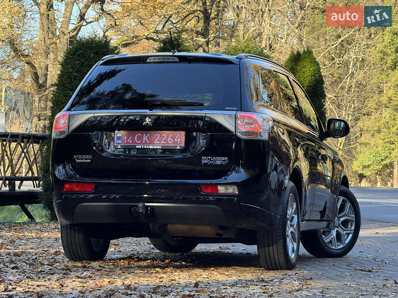 Внедорожник / Кроссовер Mitsubishi Outlander 2014 в Дрогобыче