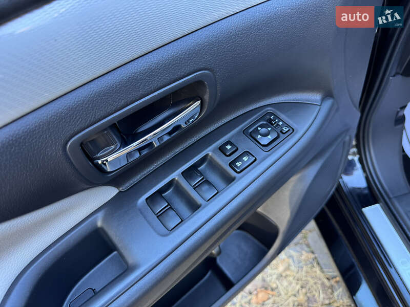 Внедорожник / Кроссовер Mitsubishi Outlander 2014 в Дрогобыче