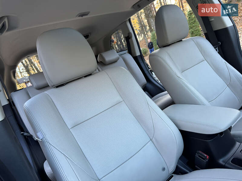 Внедорожник / Кроссовер Mitsubishi Outlander 2014 в Дрогобыче