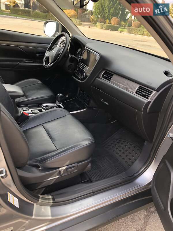 Внедорожник / Кроссовер Mitsubishi Outlander 2019 в Броварах фото 14 Внедорожник / Кроссовер Mitsubishi Outlander 2019 в Броварах
