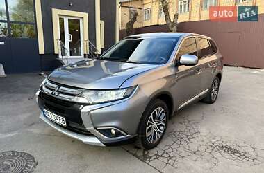 Внедорожник / Кроссовер Mitsubishi Outlander 2020 в Киеве