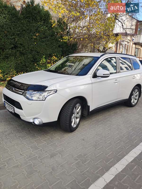 Внедорожник / Кроссовер Mitsubishi Outlander 2013 в Трускавце