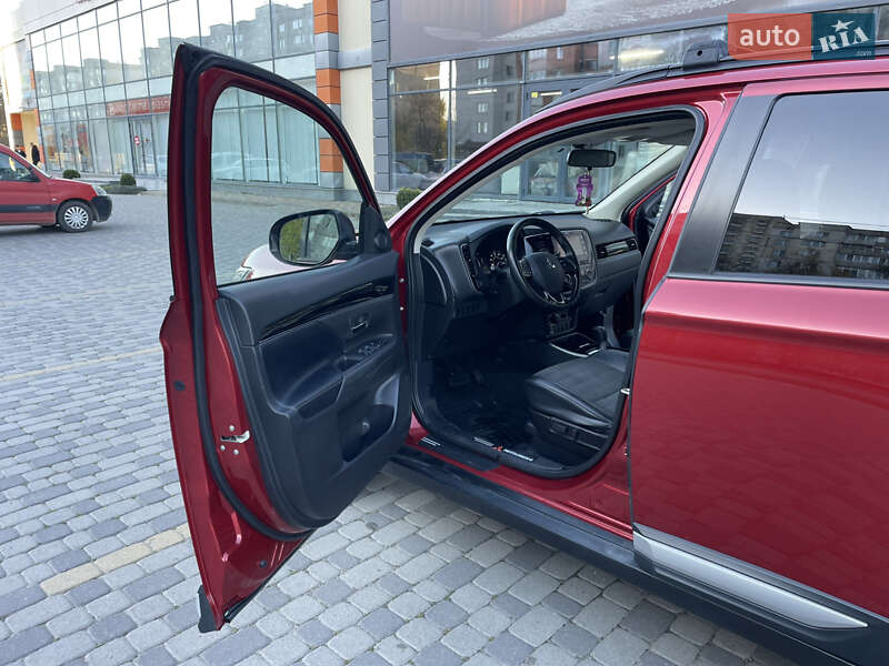 Внедорожник / Кроссовер Mitsubishi Outlander 2019 в Хмельницком фото 10 Внедорожник / Кроссовер Mitsubishi Outlander 2019 в Хмельницком
