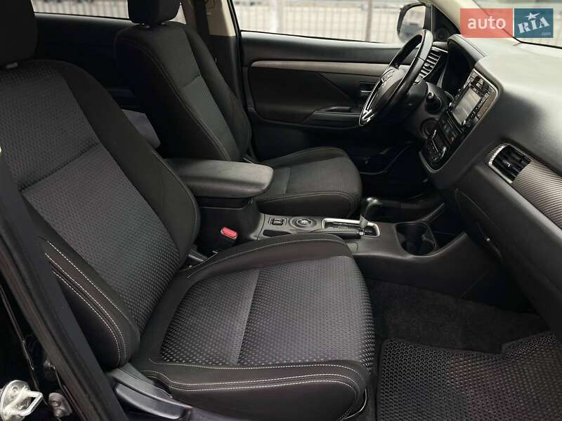 Внедорожник / Кроссовер Mitsubishi Outlander 2015 в Днепре фото 19 Внедорожник / Кроссовер Mitsubishi Outlander 2015 в Днепре