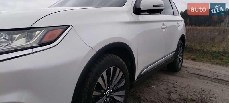 Внедорожник / Кроссовер Mitsubishi Outlander 2018 в Шостке фото 2 Внедорожник / Кроссовер Mitsubishi Outlander 2018 в Шостке