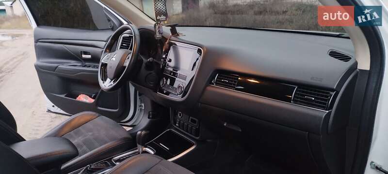 Внедорожник / Кроссовер Mitsubishi Outlander 2018 в Шостке фото 19 Внедорожник / Кроссовер Mitsubishi Outlander 2018 в Шостке