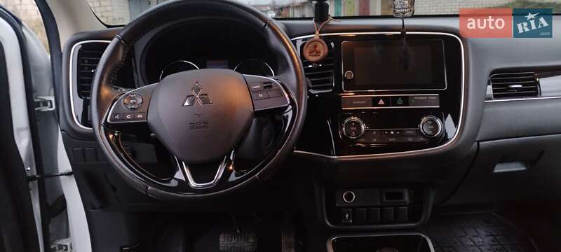 Внедорожник / Кроссовер Mitsubishi Outlander 2018 в Шостке фото 24 Внедорожник / Кроссовер Mitsubishi Outlander 2018 в Шостке