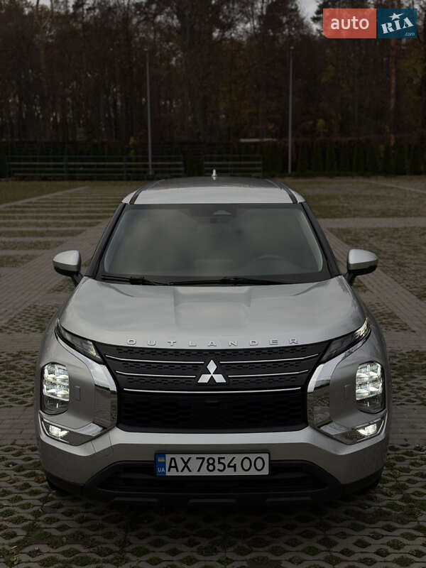 Внедорожник / Кроссовер Mitsubishi Outlander 2022 в Харькове