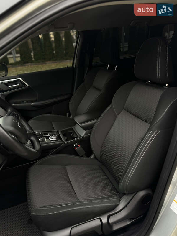 Внедорожник / Кроссовер Mitsubishi Outlander 2022 в Харькове