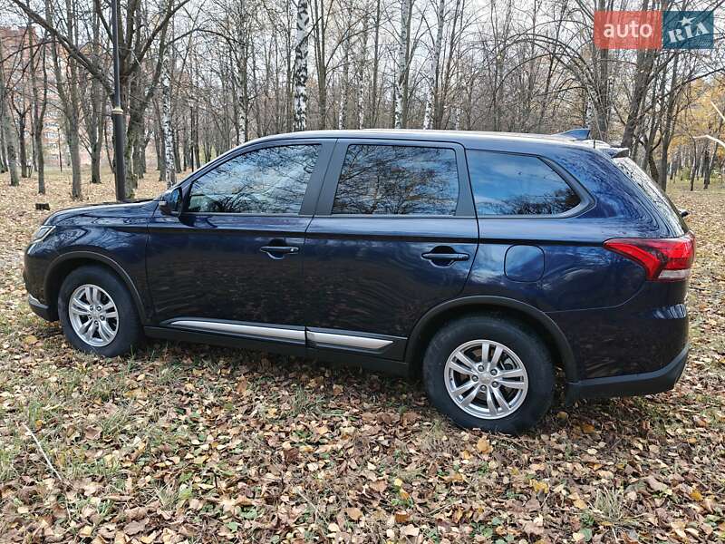 Позашляховик / Кросовер Mitsubishi Outlander 2021 в Сумах