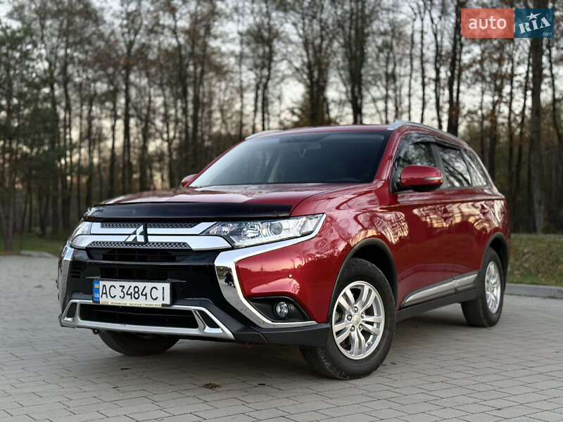 Внедорожник / Кроссовер Mitsubishi Outlander 2018 в Ковеле