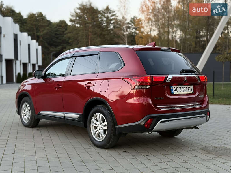 Внедорожник / Кроссовер Mitsubishi Outlander 2018 в Ковеле