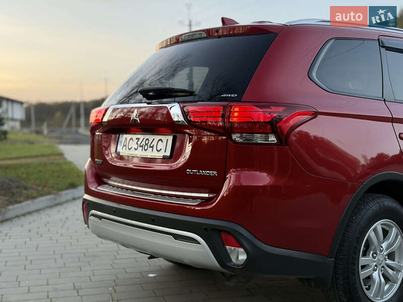 Внедорожник / Кроссовер Mitsubishi Outlander 2018 в Ковеле