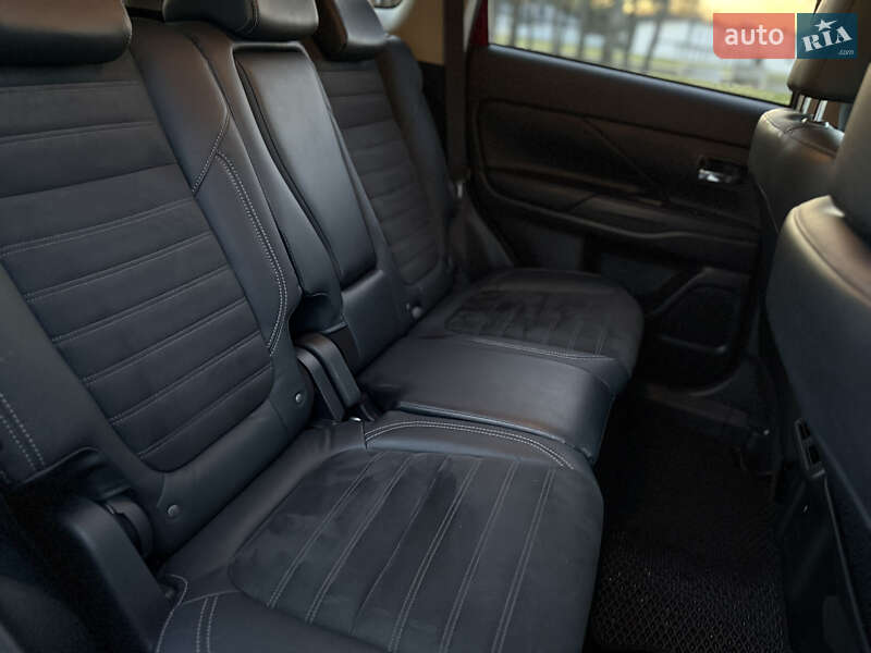 Внедорожник / Кроссовер Mitsubishi Outlander 2018 в Ковеле