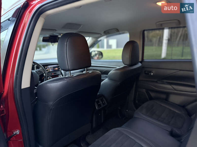 Внедорожник / Кроссовер Mitsubishi Outlander 2018 в Ковеле