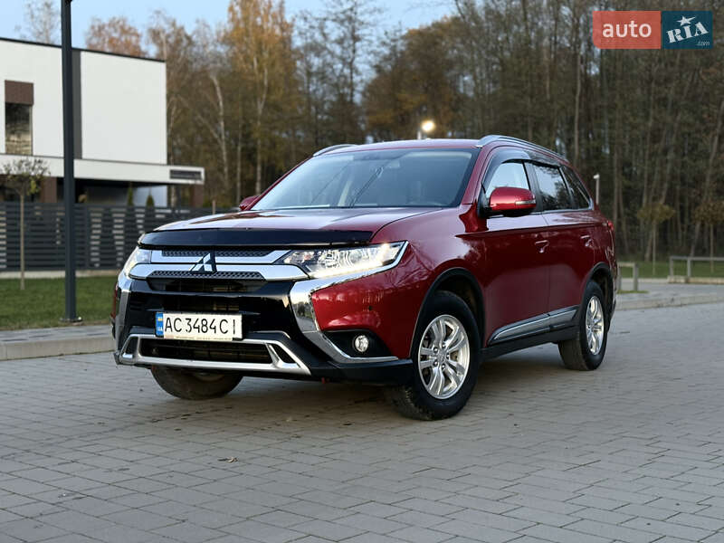 Внедорожник / Кроссовер Mitsubishi Outlander 2018 в Ковеле