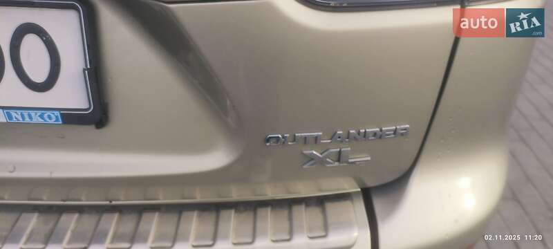 Внедорожник / Кроссовер Mitsubishi Outlander 2009 в Киеве