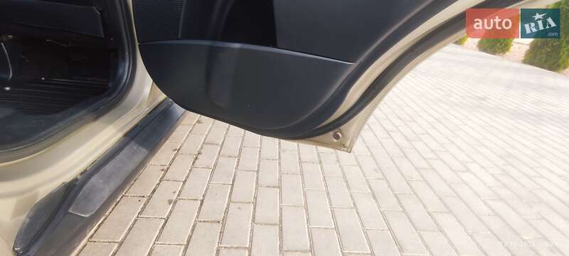 Внедорожник / Кроссовер Mitsubishi Outlander 2009 в Киеве