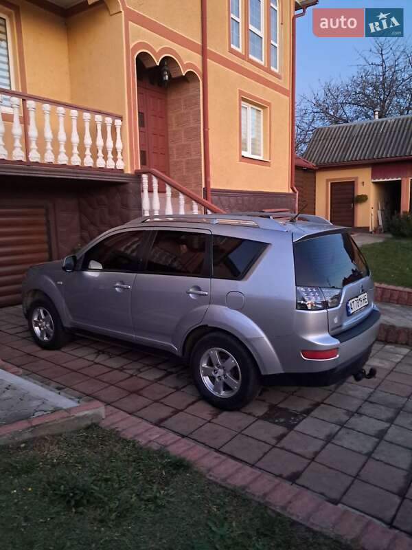 Внедорожник / Кроссовер Mitsubishi Outlander 2007 в Глыбокой