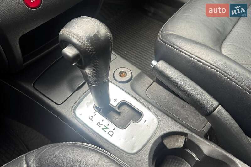 Внедорожник / Кроссовер Mitsubishi Outlander 2007 в Киеве