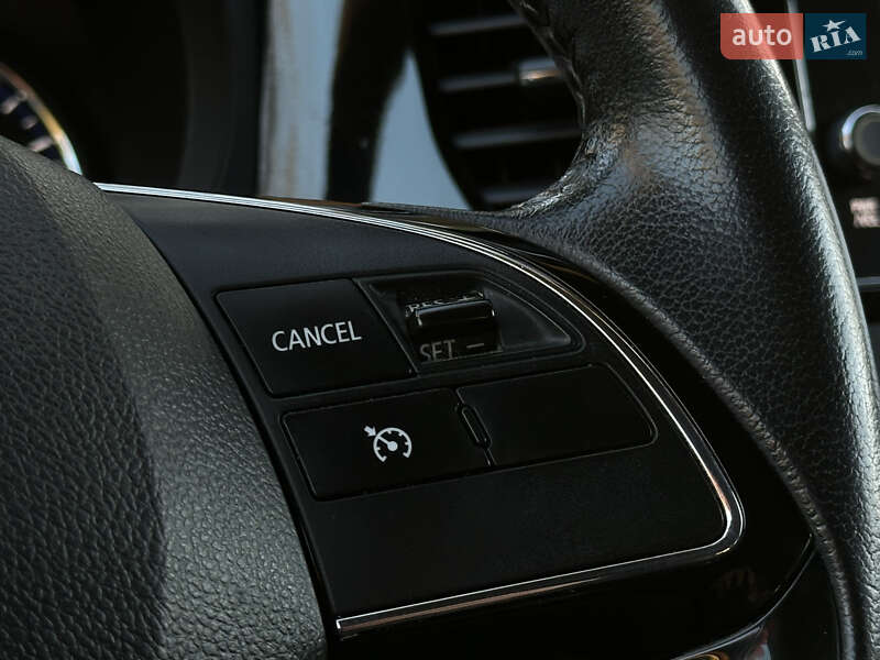 Внедорожник / Кроссовер Mitsubishi Outlander 2017 в Николаеве